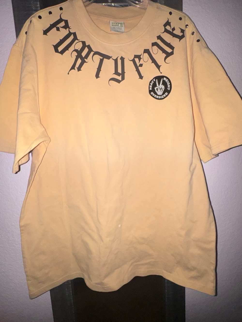 Hype Peach Short-Sleeve Tee with Black Gothic 'FIFTY FIVE' Print